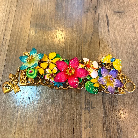 Authentic Betsy Johnson tropical floral bracelet in rainbow colour 🌺🌼🌸🌻🌷🌈 - Picture 11 of 12
